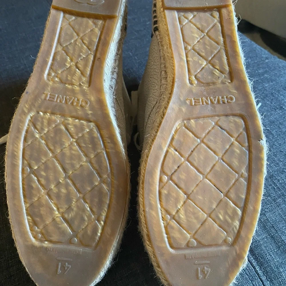 CHANEL Cream and Black Espadrille Boots - Picture 6 of 8